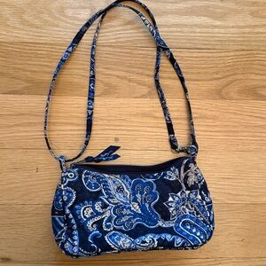 Vera Bradley Windsor Navy Floral Crossbody bag excellent condition